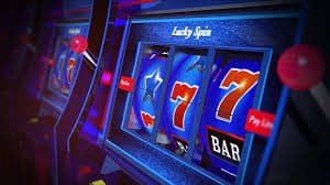 Pengguna sedang menikmati sportsbook dan slot online di perangkat mobile